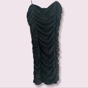 Forever 21 black ruched dress 🖤